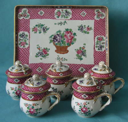 A French Porcelain Set of Five Custard Cups, Covers and Tray (Possibly Samson)