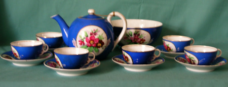 A Russian Francis Gardner Porcelain Tea set c. 1880-1900