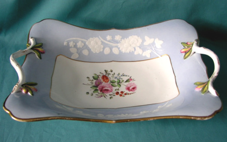 A Spode Porcelain Centre Dish, Pattern 2010, c.1820