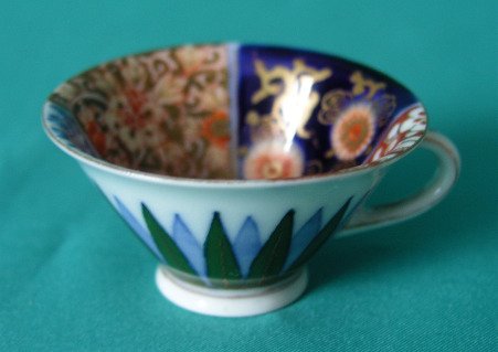 A Fukagawa Miniature Porcelain Cup c.1890-1900 A Fukagawa Miniature Porcelain Cup c.1890-1900